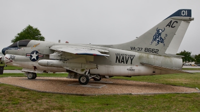 Photo ID 79975 by Bob Wood. USA Navy LTV Aerospace A 7E Corsair II, 158662