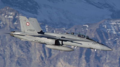 Photo ID 84214 by Sven Zimmermann. Switzerland Air Force McDonnell Douglas F A 18D Hornet, J 5237