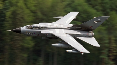 Photo ID 10850 by John Higgins. UK Air Force Panavia Tornado GR4A, ZA371