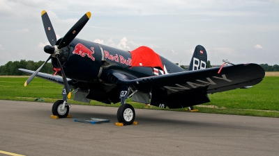 Photo ID 89290 by Jan Eenling. Private Red Bull Vought F4U 4 Corsair, OE EAS