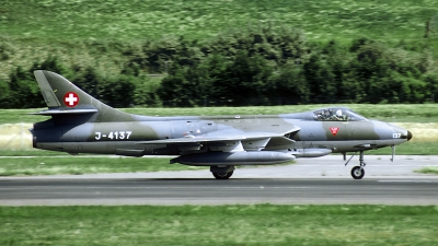 Photo ID 91342 by Joop de Groot. Switzerland Air Force Hawker Hunter F58A, J 4137