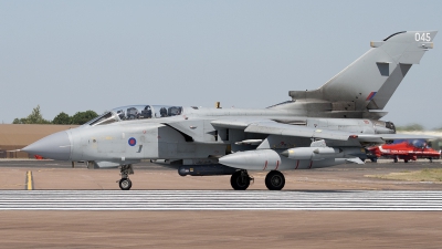 Photo ID 94457 by Niels Roman / VORTEX-images. UK Air Force Panavia Tornado GR4, ZA554