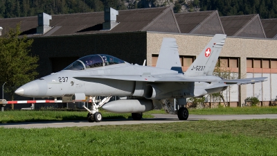 Photo ID 95159 by Jan Eenling. Switzerland Air Force McDonnell Douglas F A 18D Hornet, J 5237
