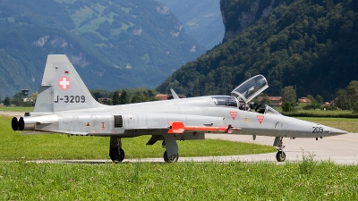 Photo ID 95321 by Jan Eenling. Switzerland Air Force Northrop F 5F Tiger II, J 3209