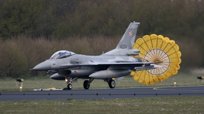 Photo ID 96776 by Herman Posthuma. Poland Air Force General Dynamics F 16C Fighting Falcon, 4074
