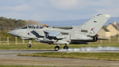 Photo ID 96784 by Joop de Groot. UK Air Force Panavia Tornado GR4 T, ZA604