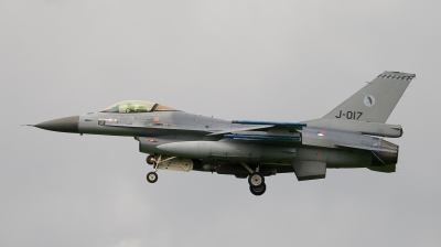 Photo ID 97367 by Bert van Wijk. Netherlands Air Force General Dynamics F 16AM Fighting Falcon, J 017