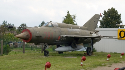 Photo ID 12724 by Jörg Pfeifer. East Germany Air Force Mikoyan Gurevich MiG 21MF, 781