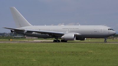 Photo ID 100693 by Roberto Bianchi. Italy Air Force Boeing KC 767A 767 2EY ER, MM62228