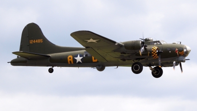 Photo ID 102067 by Stuart Thurtle. Private B 17 Preservation Ltd Boeing B 17G Flying Fortress 299P, G BEDF