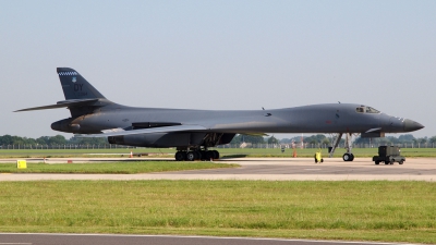 Photo ID 103003 by Stuart Thurtle. USA Air Force Rockwell B 1B Lancer, 85 0064