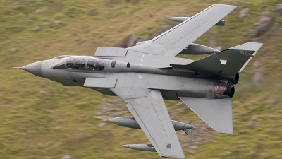 Photo ID 103340 by Paul Massey. UK Air Force Panavia Tornado GR4, ZA453