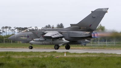 Photo ID 13430 by Tom Gibbons. UK Air Force Panavia Tornado GR4A, ZA369