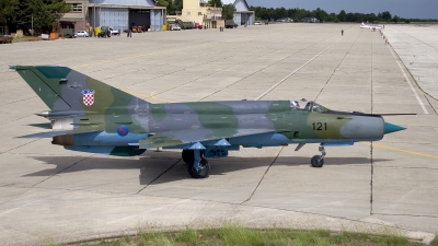 Photo ID 13508 by Chris Lofting. Croatia Air Force Mikoyan Gurevich MiG 21bisD, 121