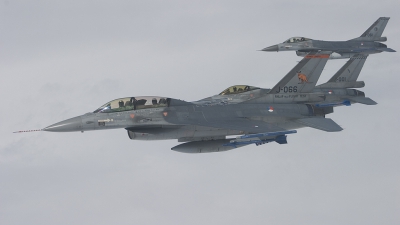 Photo ID 13520 by Fred van Horrik. Netherlands Air Force General Dynamics F 16BM Fighting Falcon, J 066