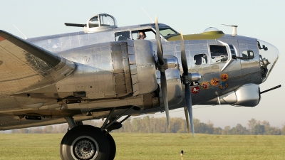 Photo ID 13585 by Christophe Haentjens. Private Private Boeing B 17G Flying Fortress 299P, N3193G