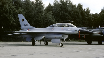 Photo ID 108545 by Joop de Groot. Netherlands Air Force General Dynamics F 16B Fighting Falcon, J 259