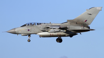 Photo ID 114068 by Chris Lofting. UK Air Force Panavia Tornado GR4, ZA473