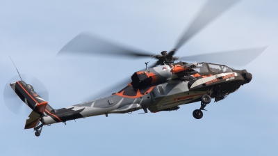 Photo ID 121890 by Melchior Timmers. Netherlands Air Force Boeing AH 64DN Apache Longbow, Q 17