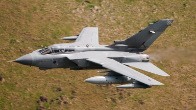 Photo ID 122258 by Paul Massey. UK Air Force Panavia Tornado GR4, ZA595