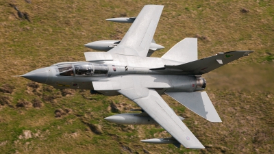 Photo ID 122260 by Paul Massey. UK Air Force Panavia Tornado GR4, ZD895