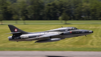 Photo ID 125864 by Manfred Jaggi. Private Fliegermuseum Altenrhein Hawker Hunter T68, HB RVP