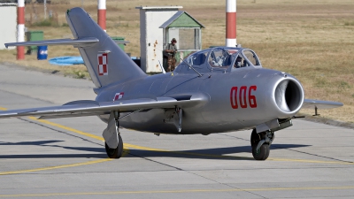 Photo ID 133058 by Niels Roman / VORTEX-images. Private Polskie Orly Mikoyan Gurevich MiG 15UTI, SP YNZ