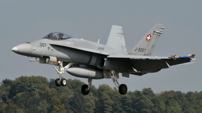 Photo ID 134193 by Martin Thoeni - Powerplanes. Switzerland Air Force McDonnell Douglas F A 18C Hornet, J 5007