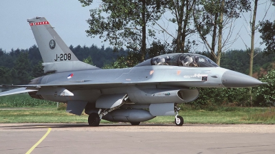 Photo ID 144587 by Arie van Groen. Netherlands Air Force General Dynamics F 16B Fighting Falcon, J 208