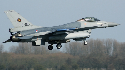 Photo ID 160434 by Arie van Groen. Netherlands Air Force General Dynamics F 16AM Fighting Falcon, J 016