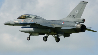 Photo ID 162882 by Arie van Groen. Netherlands Air Force General Dynamics F 16BM Fighting Falcon, J 210