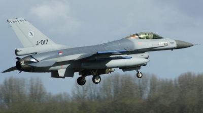 Photo ID 163313 by Arie van Groen. Netherlands Air Force General Dynamics F 16AM Fighting Falcon, J 017