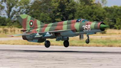 Photo ID 167973 by Andreas Zeitler - Flying-Wings. Bulgaria Air Force Mikoyan Gurevich MiG 21bis SAU, 358