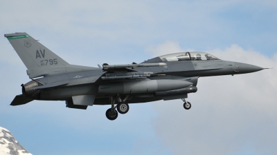 Photo ID 20798 by Varani Ennio. USA Air Force General Dynamics F 16D Fighting Falcon, 90 0795