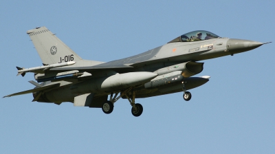 Photo ID 172160 by Arie van Groen. Netherlands Air Force General Dynamics F 16AM Fighting Falcon, J 016