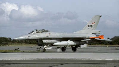 Photo ID 174247 by Joop de Groot. Norway Air Force General Dynamics F 16A Fighting Falcon, 670