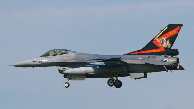 Photo ID 21394 by Mario Boeren. Netherlands Air Force General Dynamics F 16AM Fighting Falcon, J 640