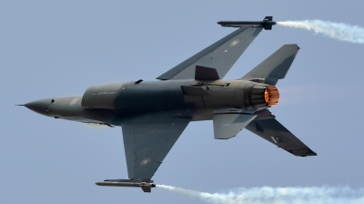 Photo ID 176789 by Hamza Tariq. Pakistan Air Force General Dynamics F 16AM Fighting Falcon, 85727