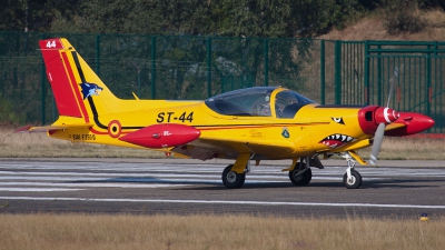Photo ID 185149 by Rainer Mueller. Belgium Air Force SIAI Marchetti SF 260D, ST 44