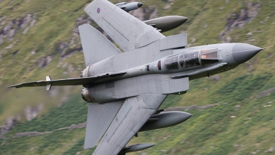 Photo ID 186466 by Barry Swann. UK Air Force Panavia Tornado GR4A, ZE116