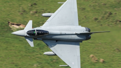 Photo ID 194253 by Paul Massey. UK Air Force Eurofighter Typhoon FGR4, ZK304