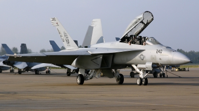 Photo ID 23345 by James Shelbourn. USA Navy Boeing F A 18F Super Hornet, 166625
