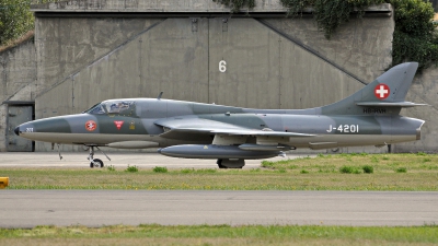 Photo ID 201576 by Ugo Pigozzi. Private Amici del Hunter Hawker Hunter T68, HB RVR