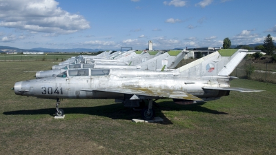 Photo ID 201162 by Joop de Groot. Czechoslovakia Air Force Mikoyan Gurevich MiG 21UM, 3041