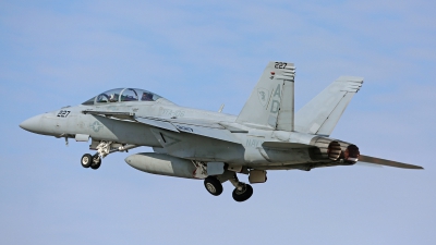 Photo ID 208598 by David F. Brown. USA Navy Boeing F A 18F Super Hornet, 165913