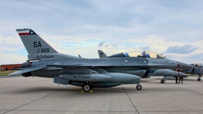 Photo ID 215338 by Radim Spalek. USA Air Force General Dynamics F 16D Fighting Falcon, 87 0365