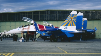 Photo ID 218200 by Chris Hauser. Russia Air Force Sukhoi Su 27UB, 25 BLUE