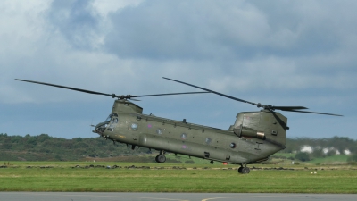 Photo ID 223780 by Sybille Petersen. UK Air Force Boeing Vertol Chinook HC4 CH 47D, ZA670