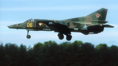 Photo ID 226210 by Rainer Mueller. Russia Air Force Mikoyan Gurevich MiG 27 Flogger D, 06 YELLOW