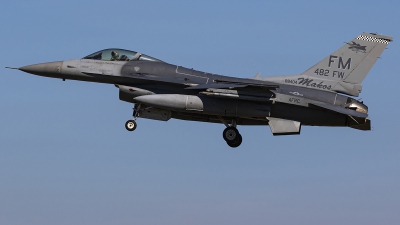Photo ID 239601 by Matt Varley. USA Air Force General Dynamics F 16C Fighting Falcon, 88 0404